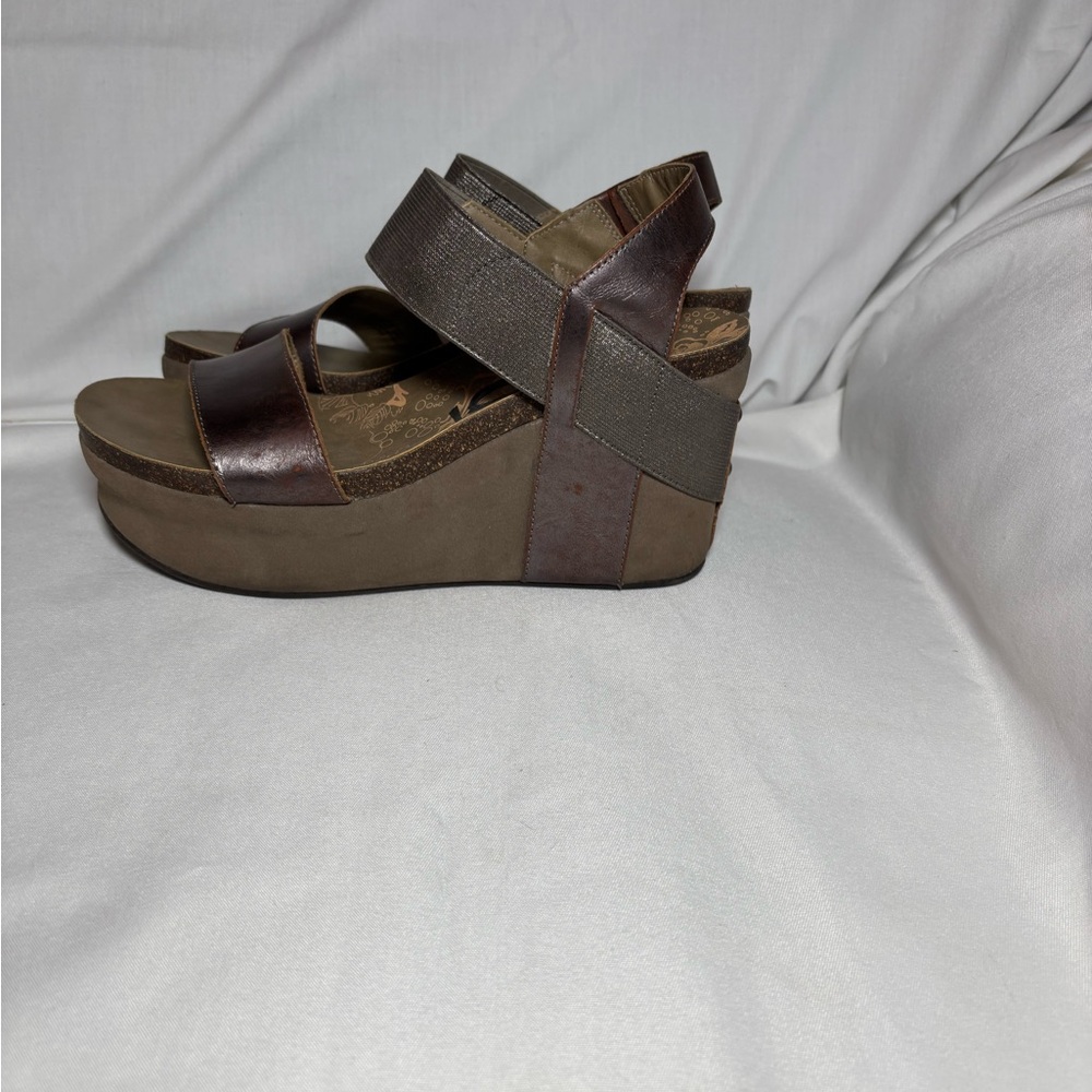 OTBT platform sandals